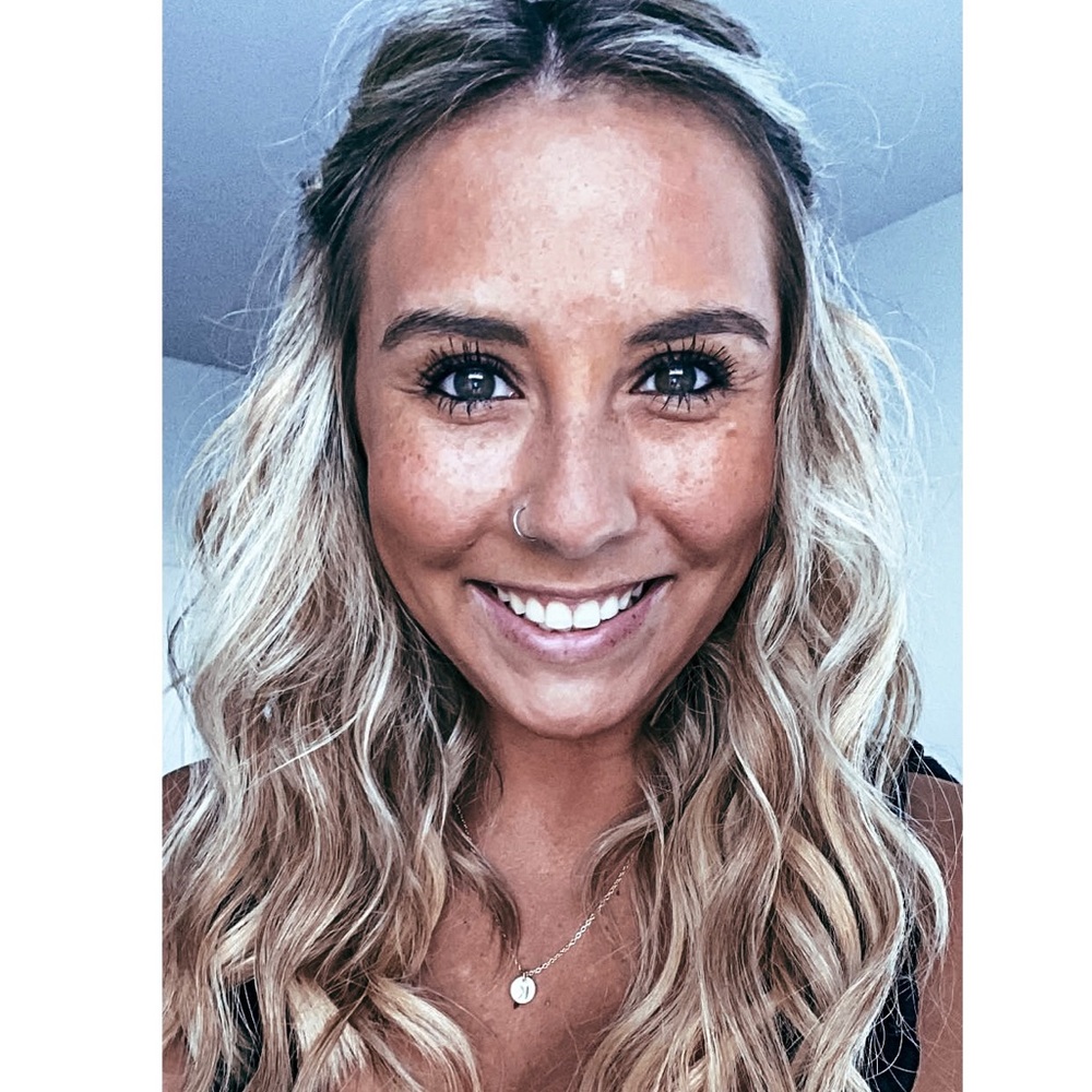 Meet your Posher, Kayla